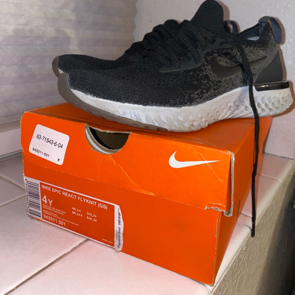 Nike Epic React Flyknit (GS) shoes
